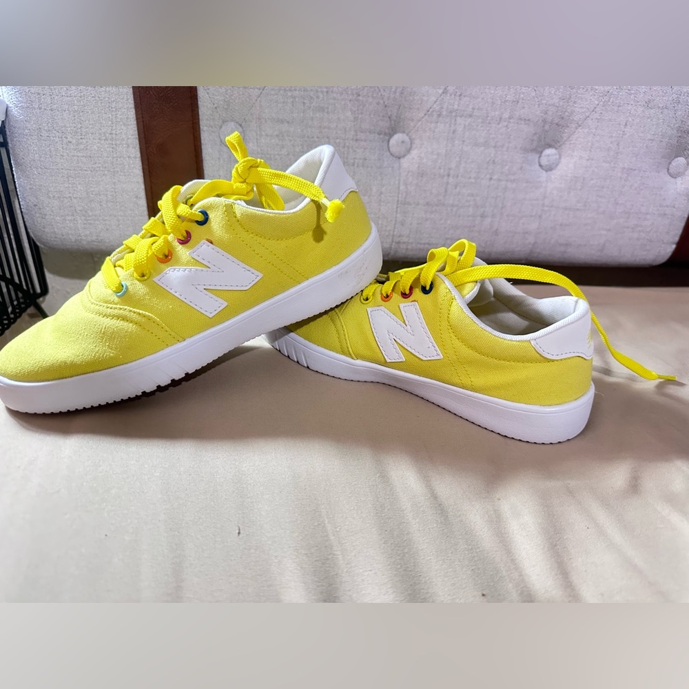 New balance size 6.5 yellow canvas Isaac Mizrahi